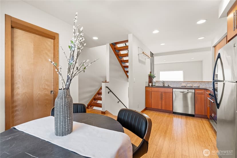 Property photo for 5232 California Avenue SW #C, Seattle photo 14