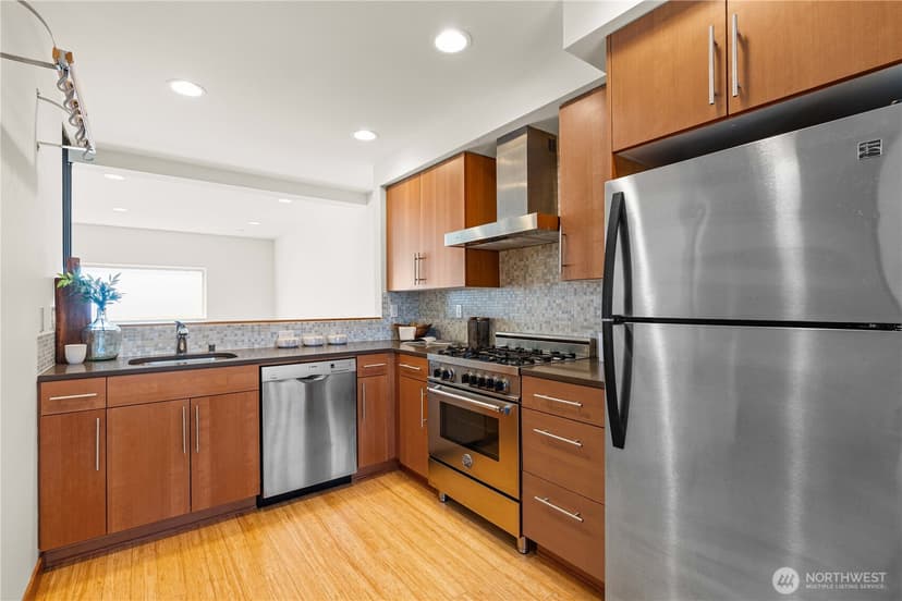 Property photo for 5232 California Avenue SW #C, Seattle photo 16