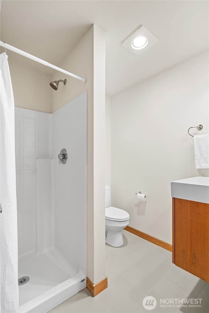 Property photo for 5232 California Avenue SW #C, Seattle photo 34