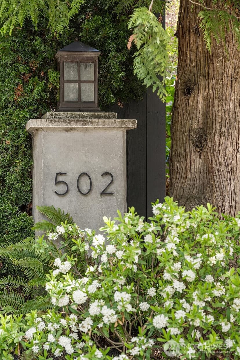 Property photo for 502 Lake Washington Boulevard E, Seattle photo 2