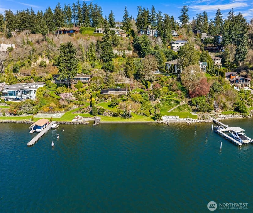 Property photo for 903 Shoreland Drive SE, Bellevue photo 15
