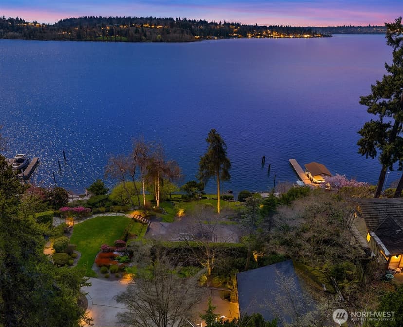 Property photo for 903 Shoreland Drive SE, Bellevue photo 18