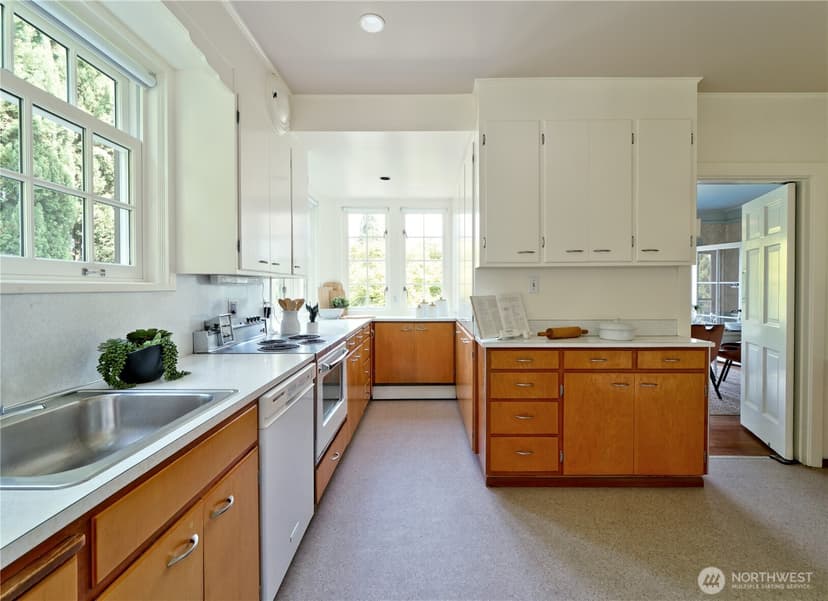 Property photo for 3010 Cascadia Avenue S, Seattle photo 6