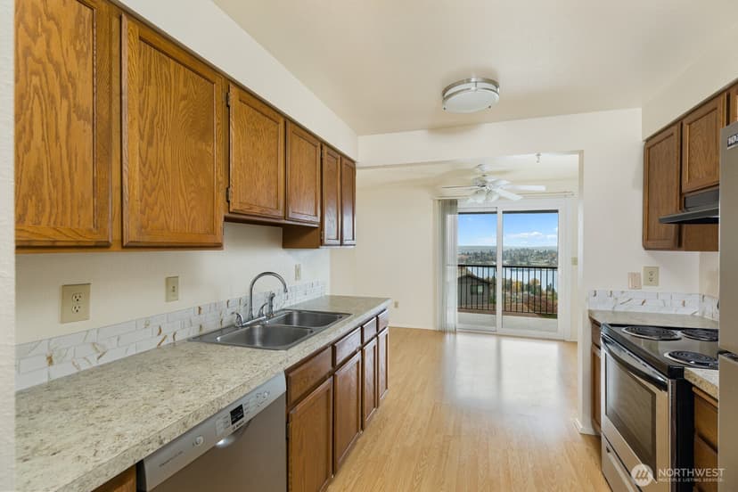 Property photo for 3370 Narrows View Lane NE #202, Bremerton photo 11