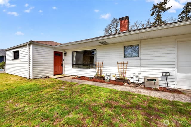 Property photo for 27 crescent Circle SW, Lakewood photo 3