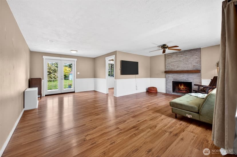Property photo for 27 crescent Circle SW, Lakewood photo 11