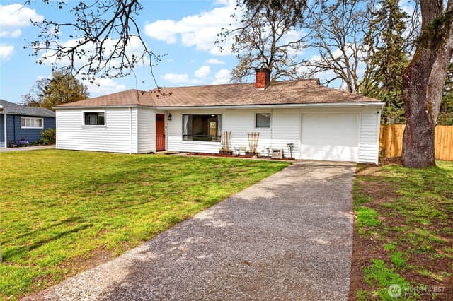 Property photo for 27 crescent Circle SW, Lakewood