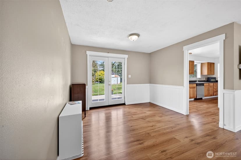 Property photo for 27 crescent Circle SW, Lakewood photo 14