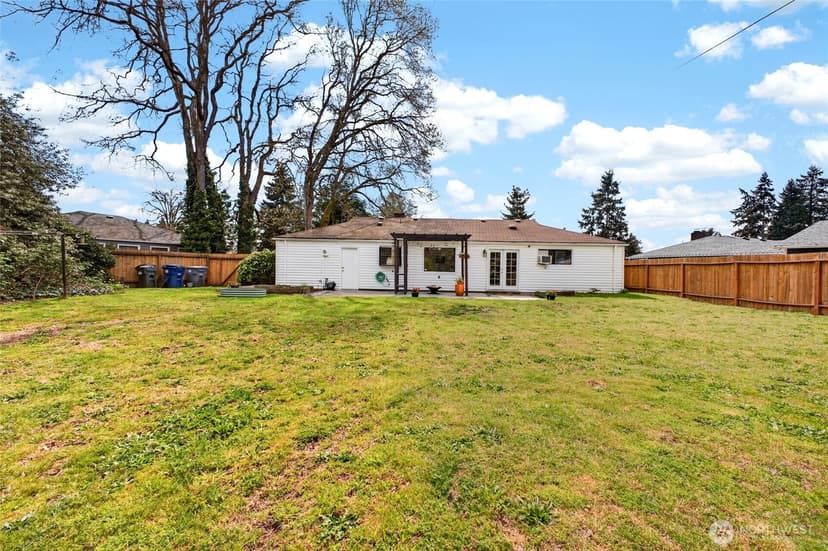Property photo for 27 crescent Circle SW, Lakewood photo 27