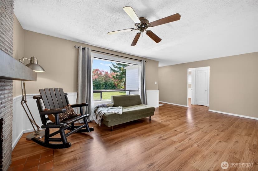 Property photo for 27 crescent Circle SW, Lakewood photo 7