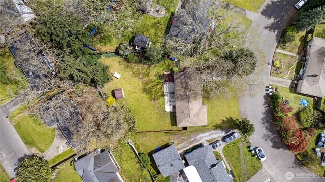Property photo for 27 crescent Circle SW, Lakewood photo 4