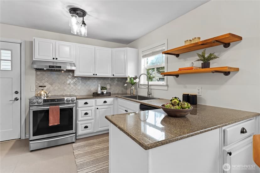 Property photo for 3844 30th Avenue W, Seattle photo 13
