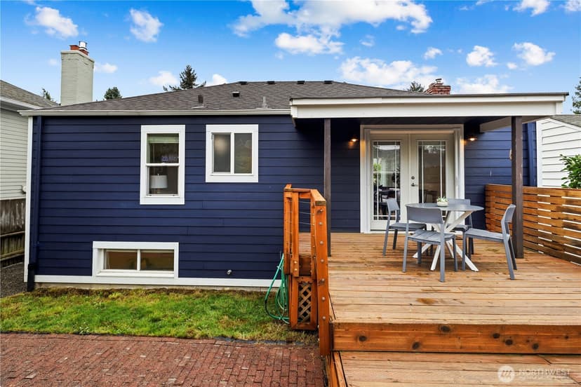 Property photo for 3844 30th Avenue W, Seattle photo 32