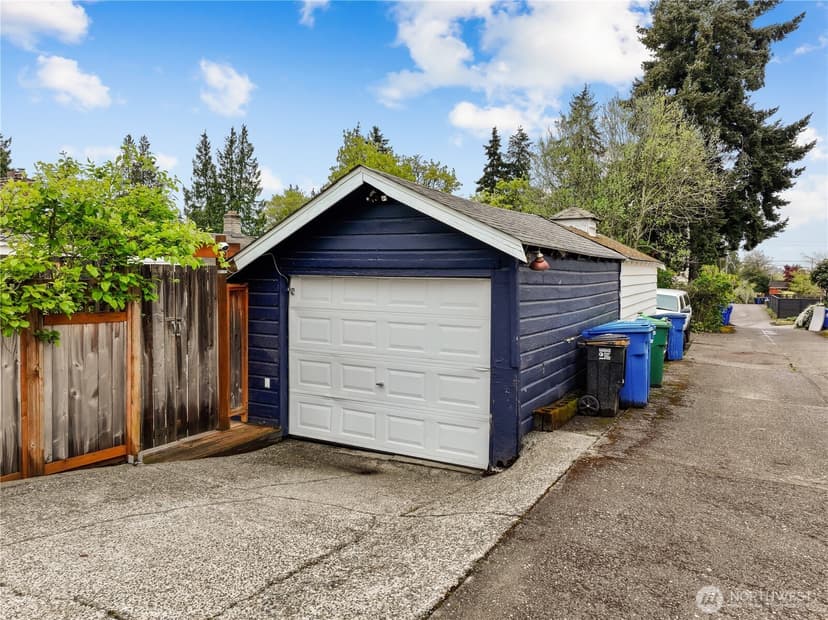 Property photo for 3844 30th Avenue W, Seattle photo 35