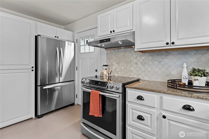 Property photo for 3844 30th Avenue W, Seattle photo 15
