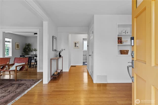 Property photo for 3844 30th Avenue W, Seattle photo 2