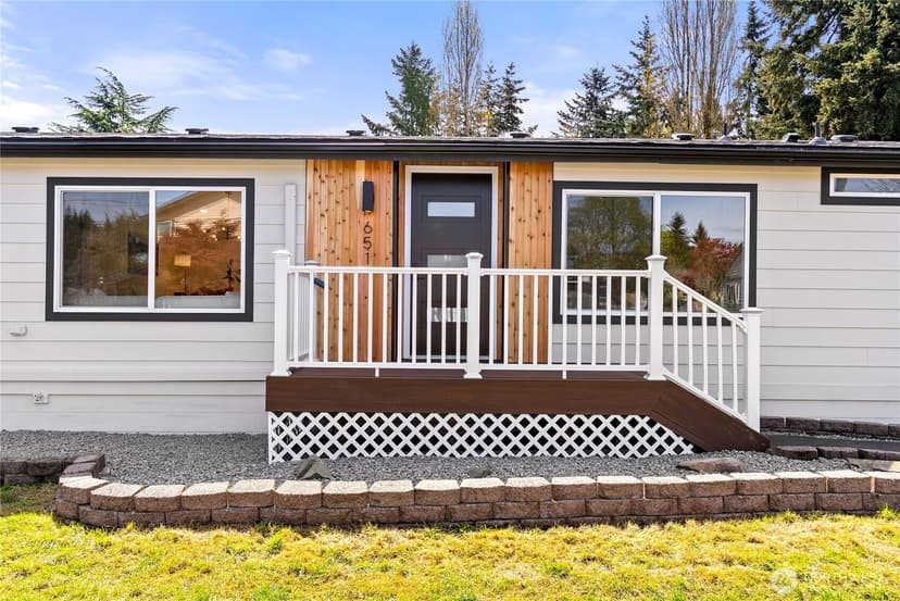 Property photo for 651 S 143rd Place, Burien photo 6