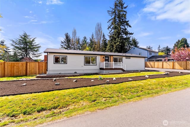 Property photo for 651 S 143rd Place, Burien photo 3