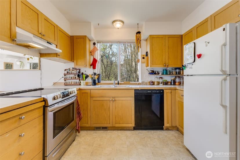 Property photo for 1222 S Sheridan Avenue, Tacoma photo 4