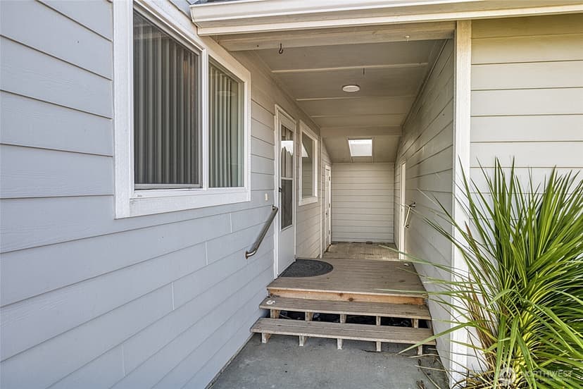 Property photo for 964 Attu Court SW, Ocean Shores photo 8