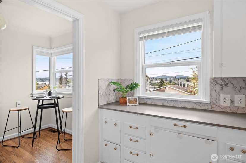 Property photo for 1110 Hayward Avenue, Bremerton photo 10