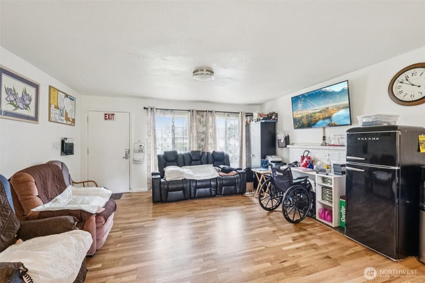 Property photo for 3206 94th Street S, Lakewood photo 6