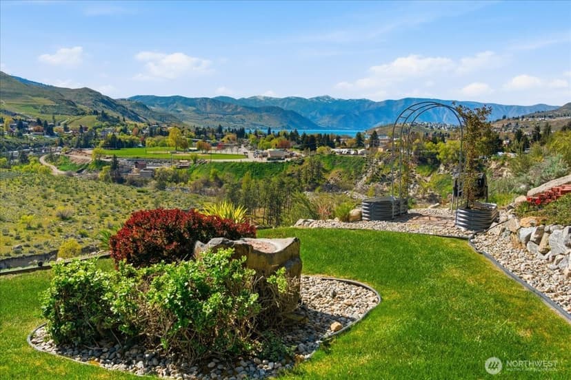 Property photo for 404 S Clifford Street, Chelan photo 2