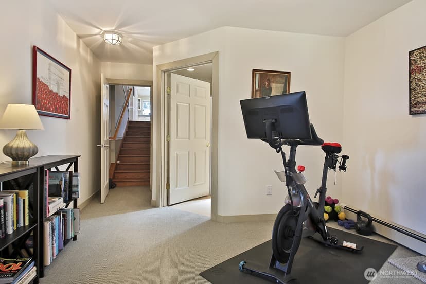 Property photo for 1093 Village Loop, Langley photo 29