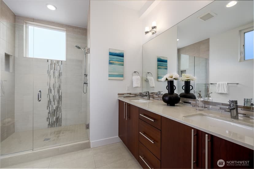 Property photo for 4331 Woodland Park Avenue N, Seattle photo 18