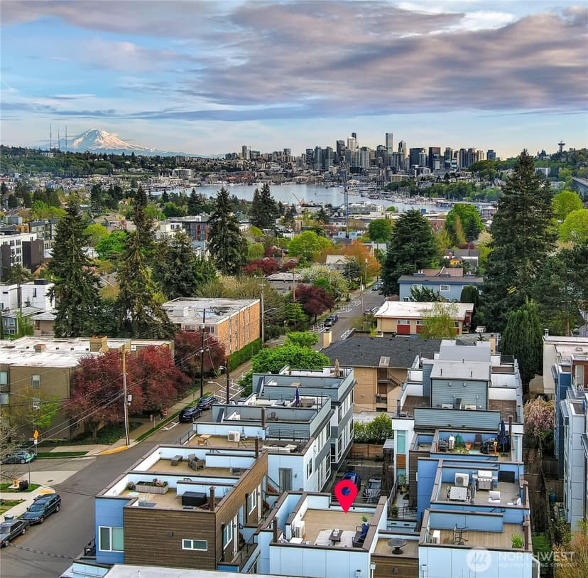 Property photo for 4331 Woodland Park Avenue N, Seattle photo 22