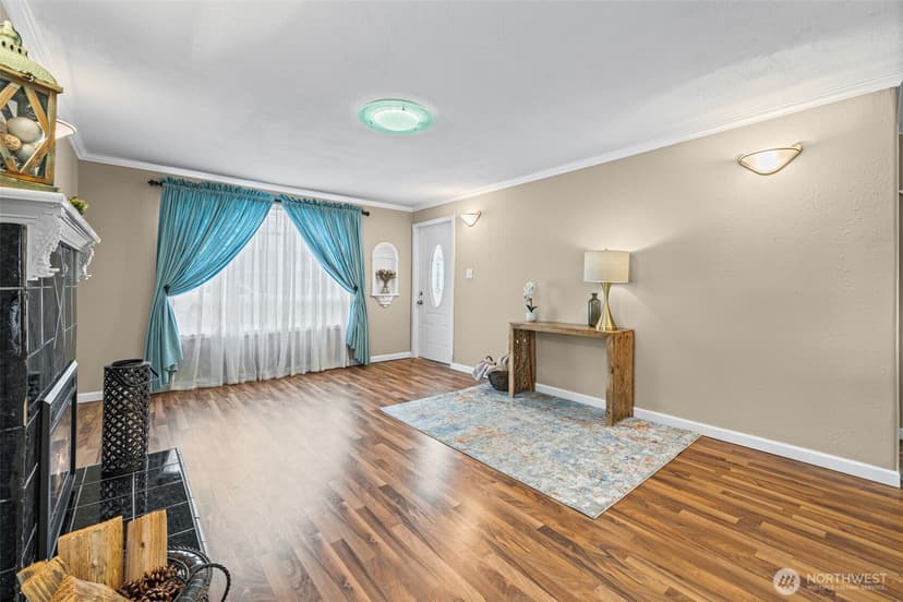Property photo for 8528 33rd Avenue S, Lakewood photo 9