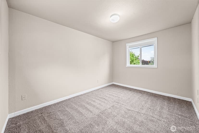 Property photo for 8528 33rd Avenue S, Lakewood photo 27
