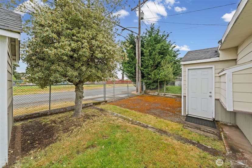 Property photo for 8528 33rd Avenue S, Lakewood photo 7