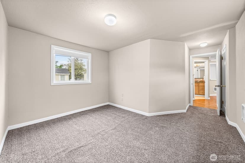 Property photo for 8528 33rd Avenue S, Lakewood photo 28