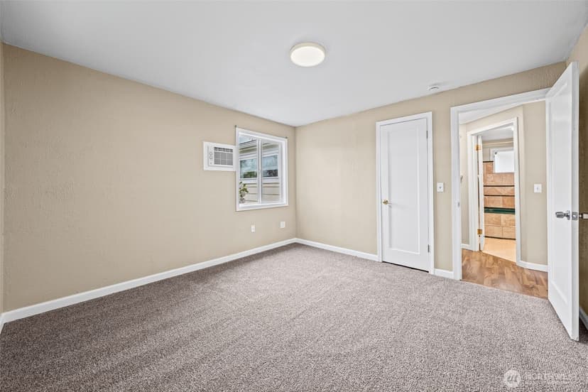 Property photo for 8528 33rd Avenue S, Lakewood photo 24