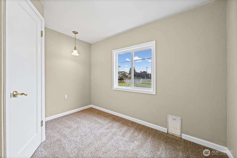 Property photo for 8528 33rd Avenue S, Lakewood photo 25