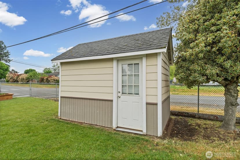 Property photo for 8528 33rd Avenue S, Lakewood photo 6