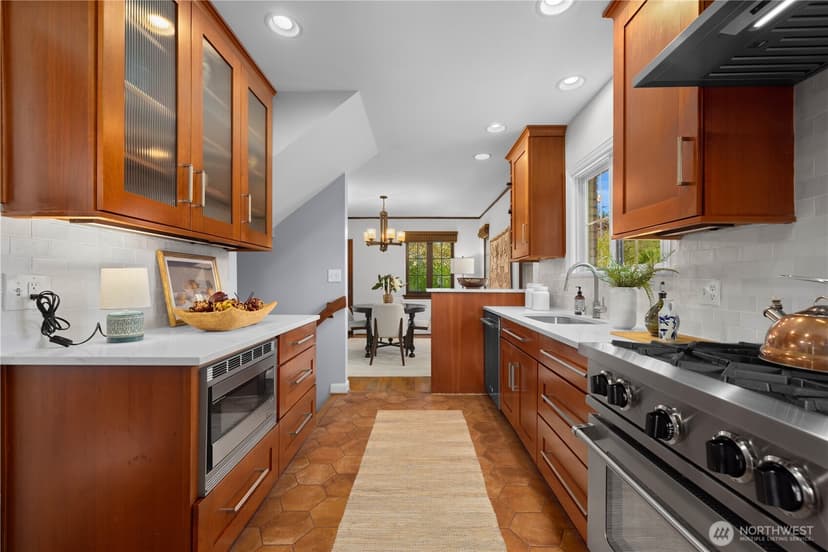 Property photo for 1536 Thorndyke Avenue W, Seattle photo 10
