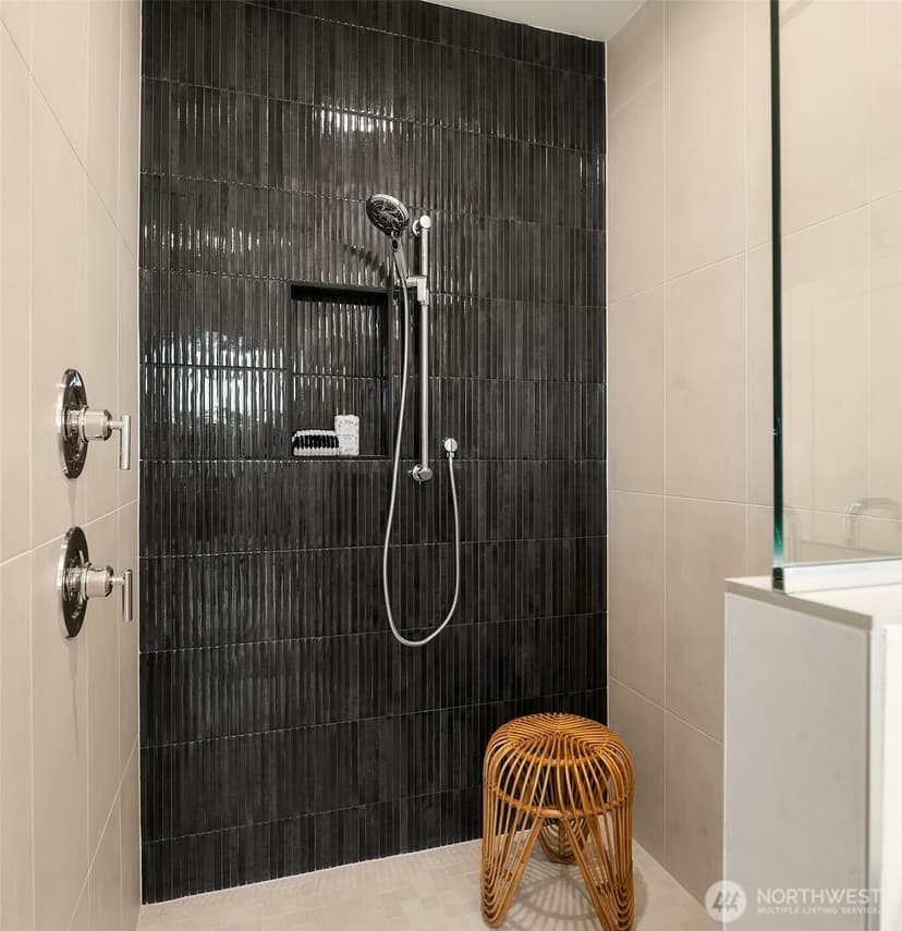 Property photo for 944 NW 54th Street, Seattle photo 15