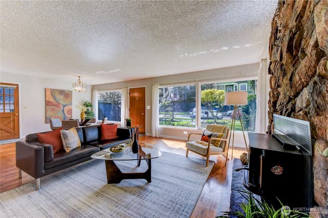 Property photo for 610 27th Avenue E, Seattle photo 5