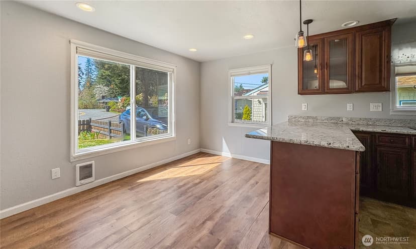 Property photo for 6421 Cypress Street, Everett photo 13