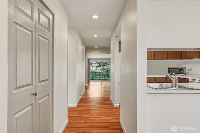 Property photo for 23003 Lakeview Drive #208, Mountlake Terrace photo 4