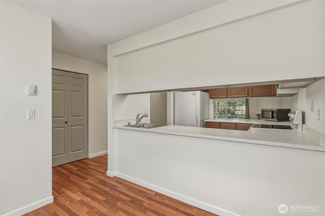 Property photo for 23003 Lakeview Drive #208, Mountlake Terrace photo 5