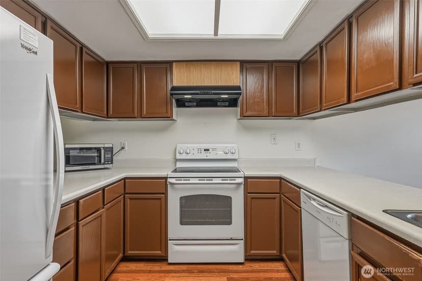 Property photo for 23003 Lakeview Drive #208, Mountlake Terrace photo 7