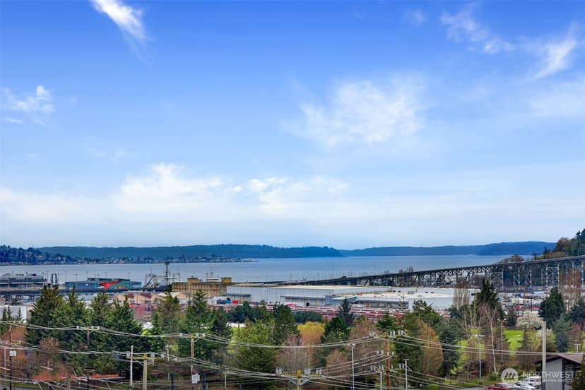 Property photo for 2841 14th Avenue W #202, Seattle photo 9