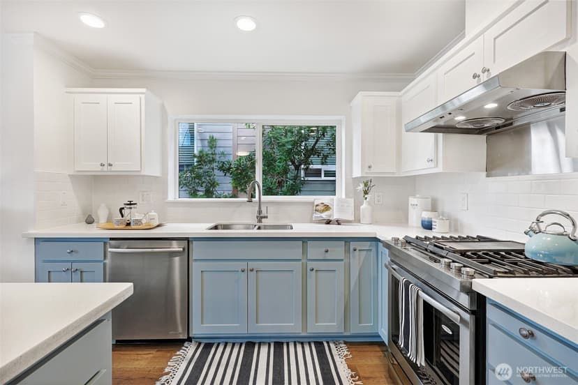 Property photo for 2841 14th Avenue W #202, Seattle photo 12