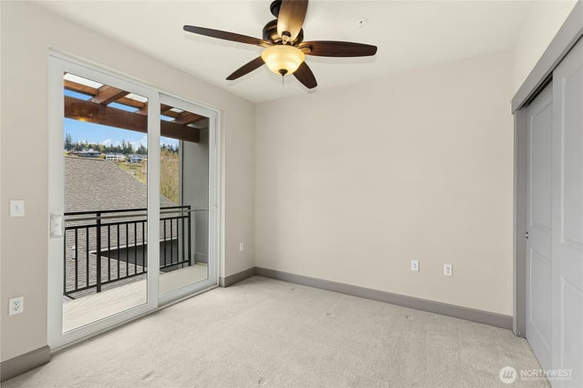 Property photo for 1880 25th Avenue NE #413, Issaquah photo 14