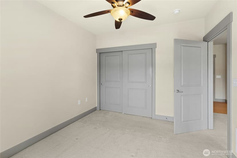 Property photo for 1880 25th Avenue NE #413, Issaquah photo 16