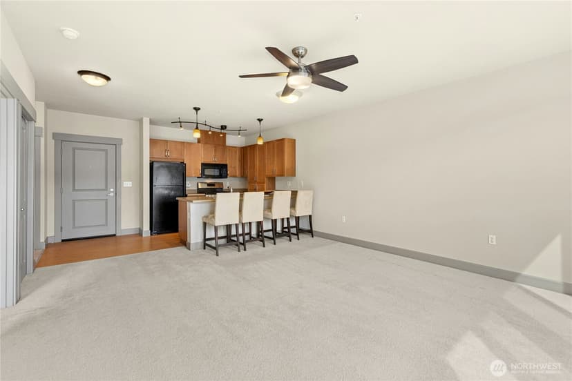 Property photo for 1880 25th Avenue NE #413, Issaquah photo 9