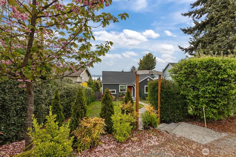 Property photo for 8450 E Side Drive NE, Tacoma photo 26